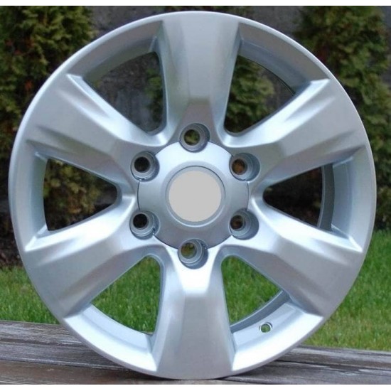 4X4 272 7,5×17 6×139,7 ET25 Hyper Silver 4X4 272 7,5×17 6×139,7 ET25 Hyper Silver
